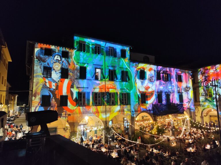 Empoli Light Art with Divum 50K projectors 3 proiezioni_mappate