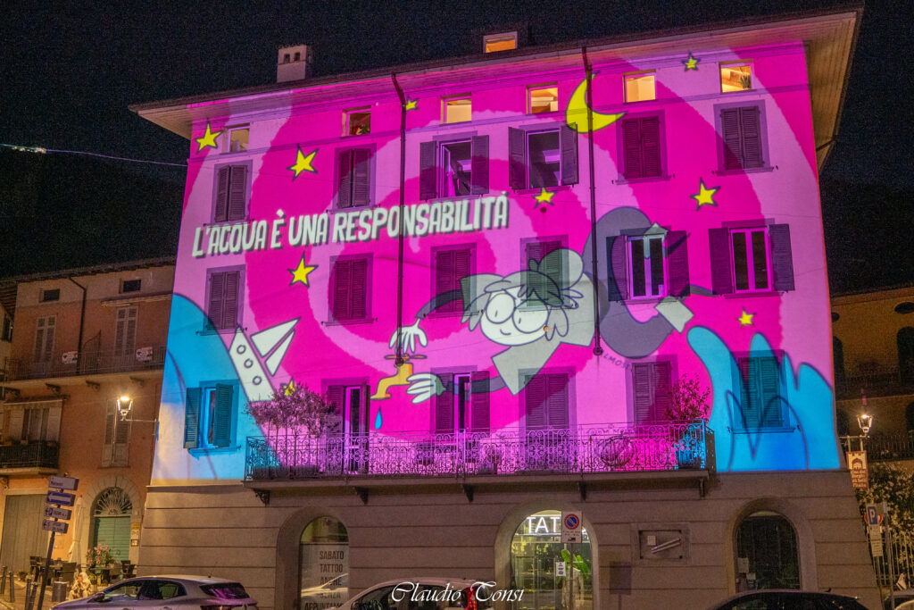 In Lovere, light and water meet for a romantic night 4 mapping festival luci lovere